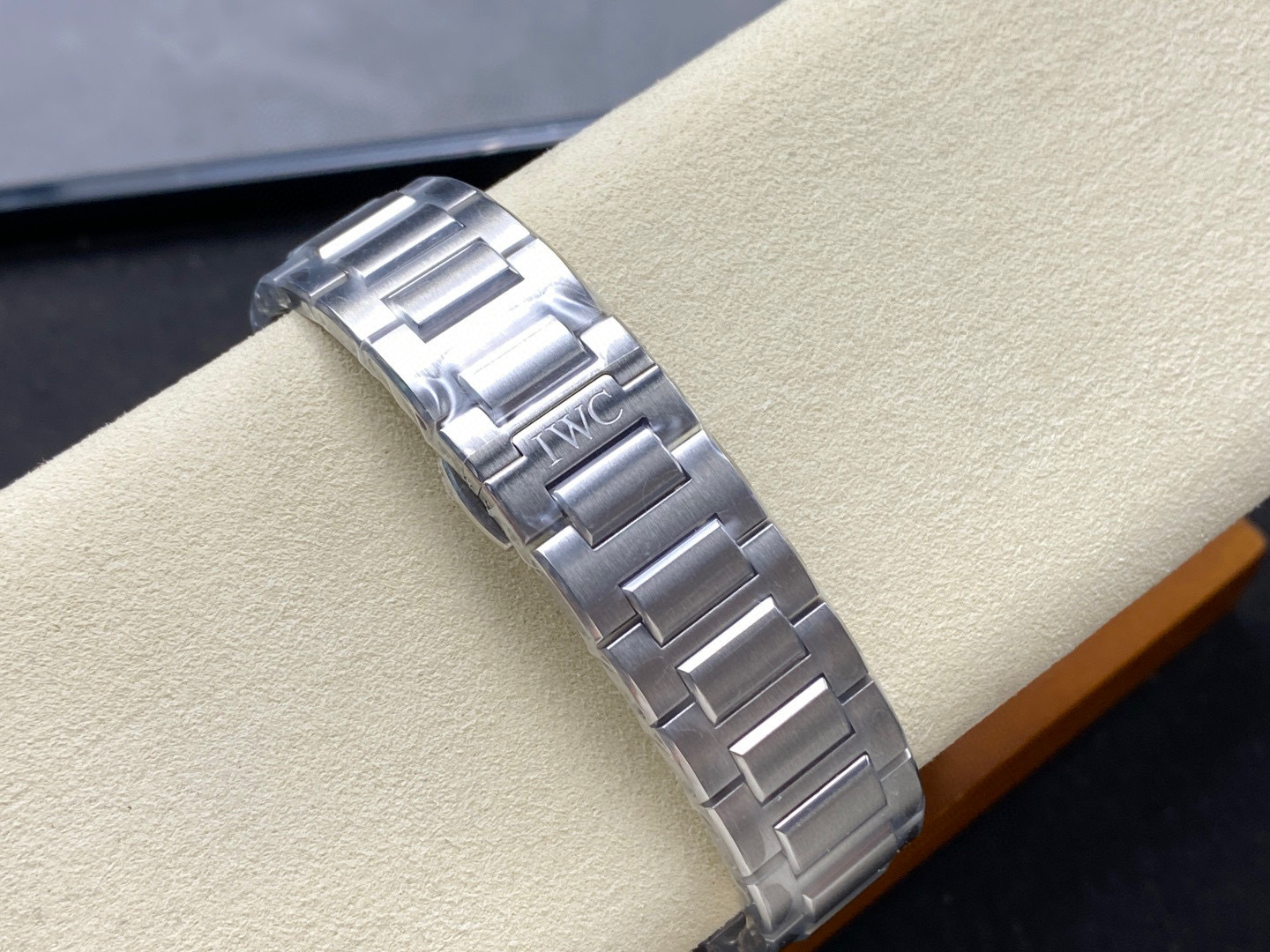 IWC Focus on big factory goods