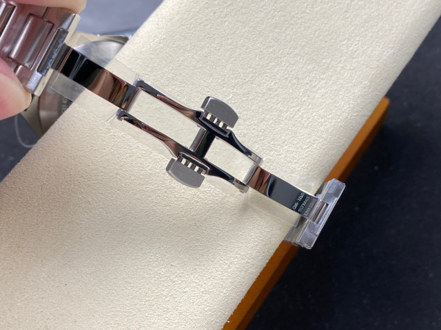 IWC Focus on big factory goods