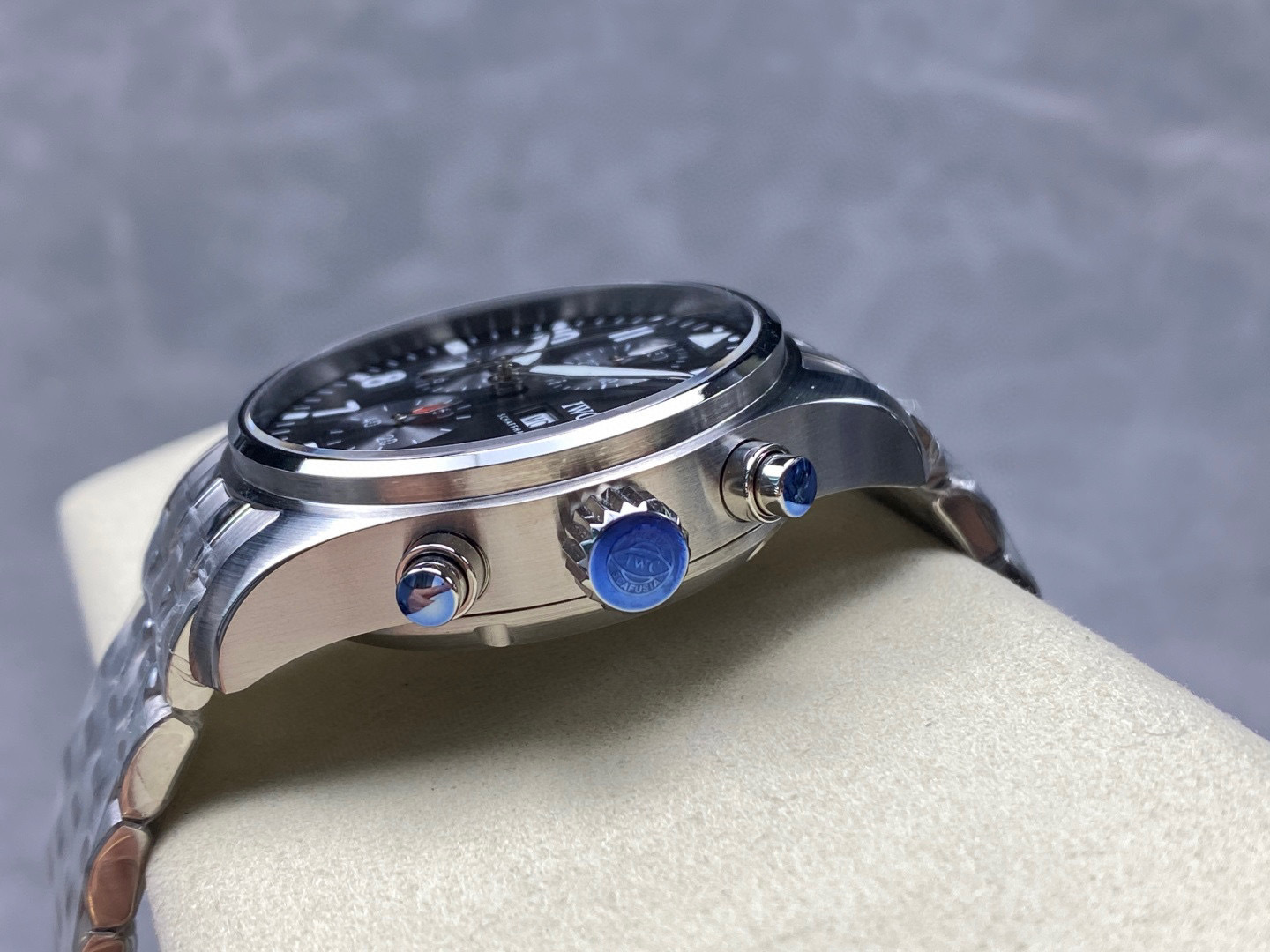 IWC Focus on big factory goods