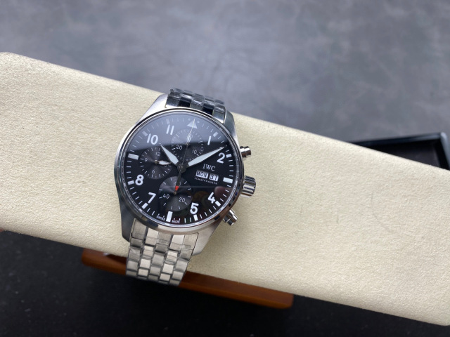 IWC Focus on big factory goods