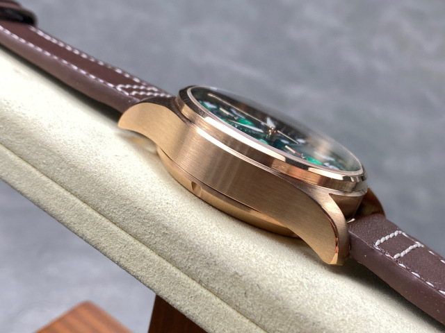 IWC Focus on big factory goods
