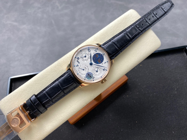IWC Focus on big factory goods