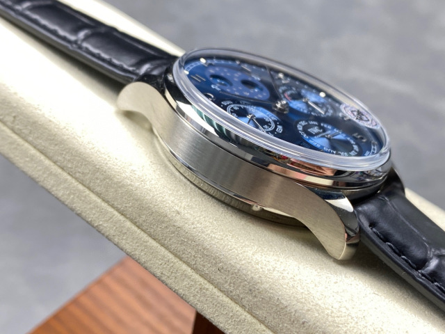 IWC Focus on big factory goods