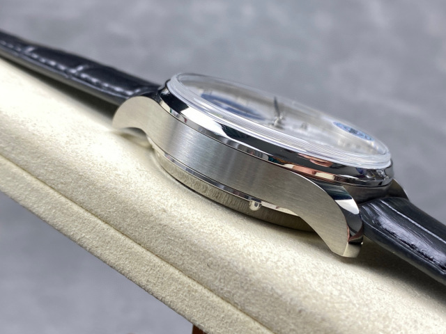 IWC Focus on big factory goods