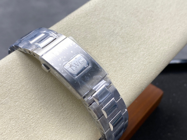 IWC Focus on big factory goods