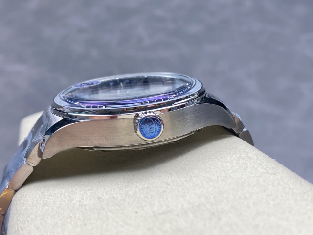IWC Focus on big factory goods