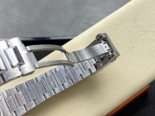 IWC Focus on big factory goods