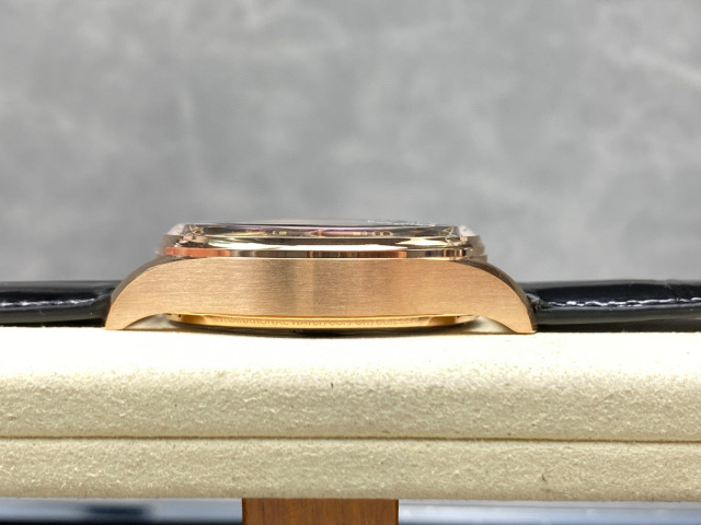 IWC Focus on big factory goods