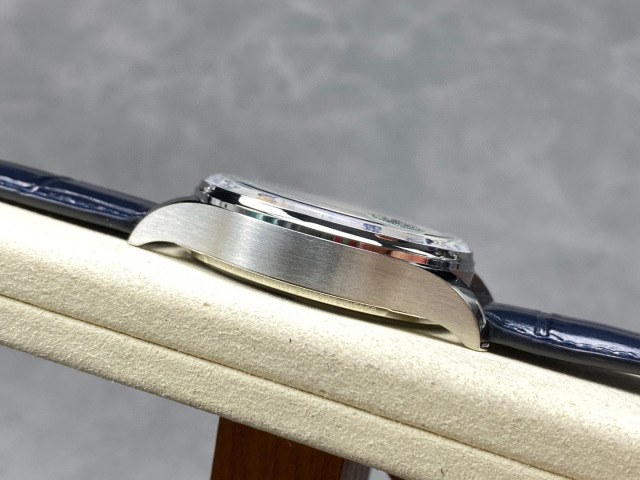 IWC Focus on big factory goods