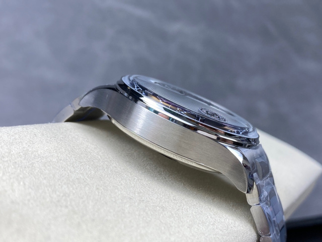 IWC Fokus auf große Fabrikgüter