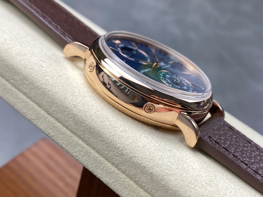 IWC Focus on big factory goods