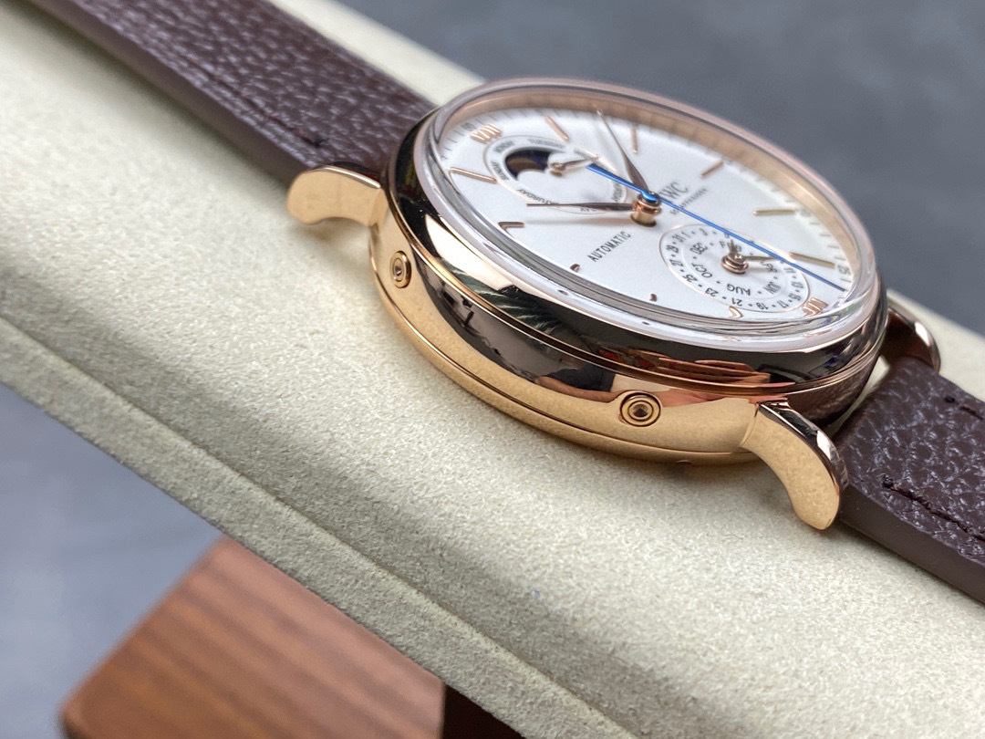 IWC Focus on big factory goods