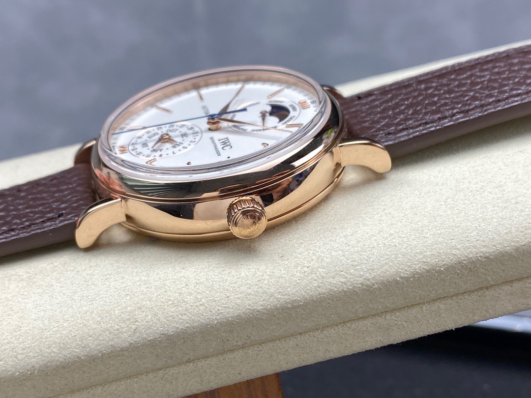 IWC Focus on big factory goods