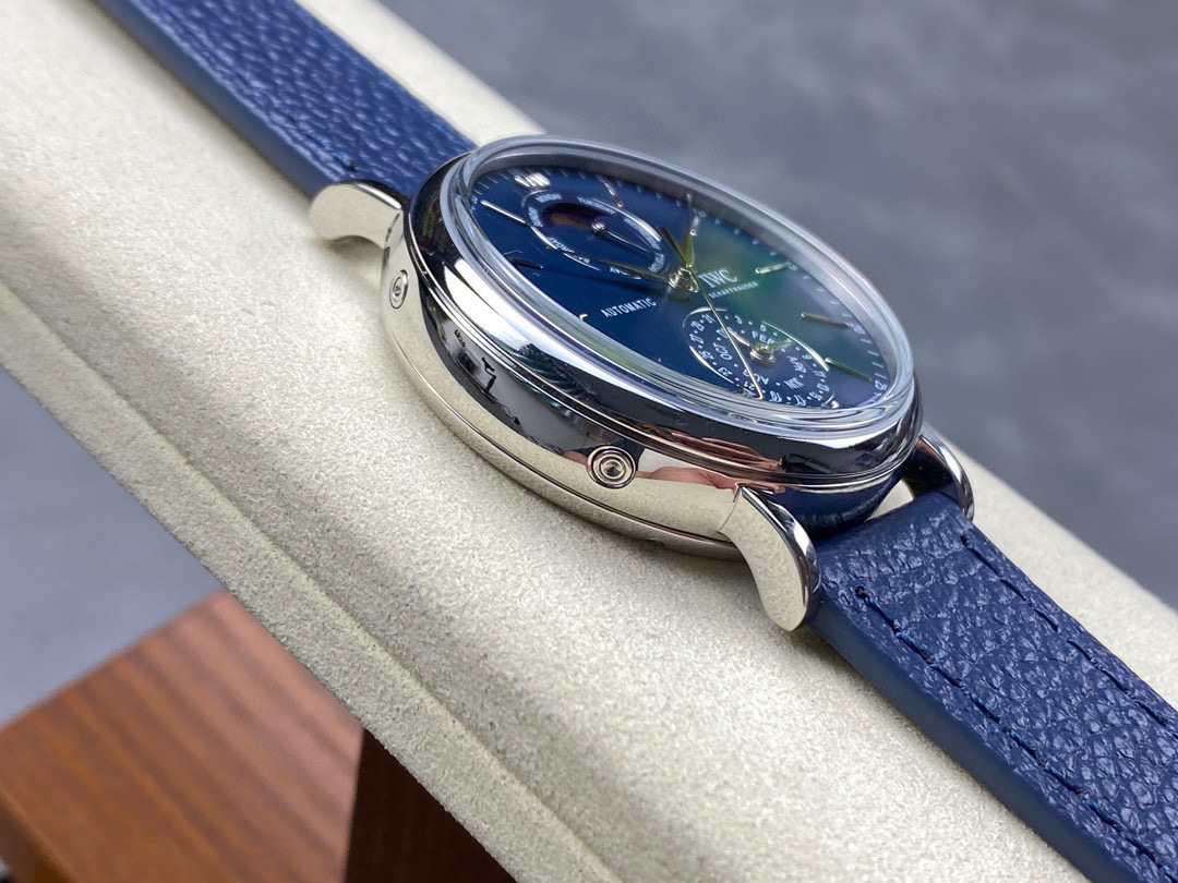 IWC Focus on big factory goods