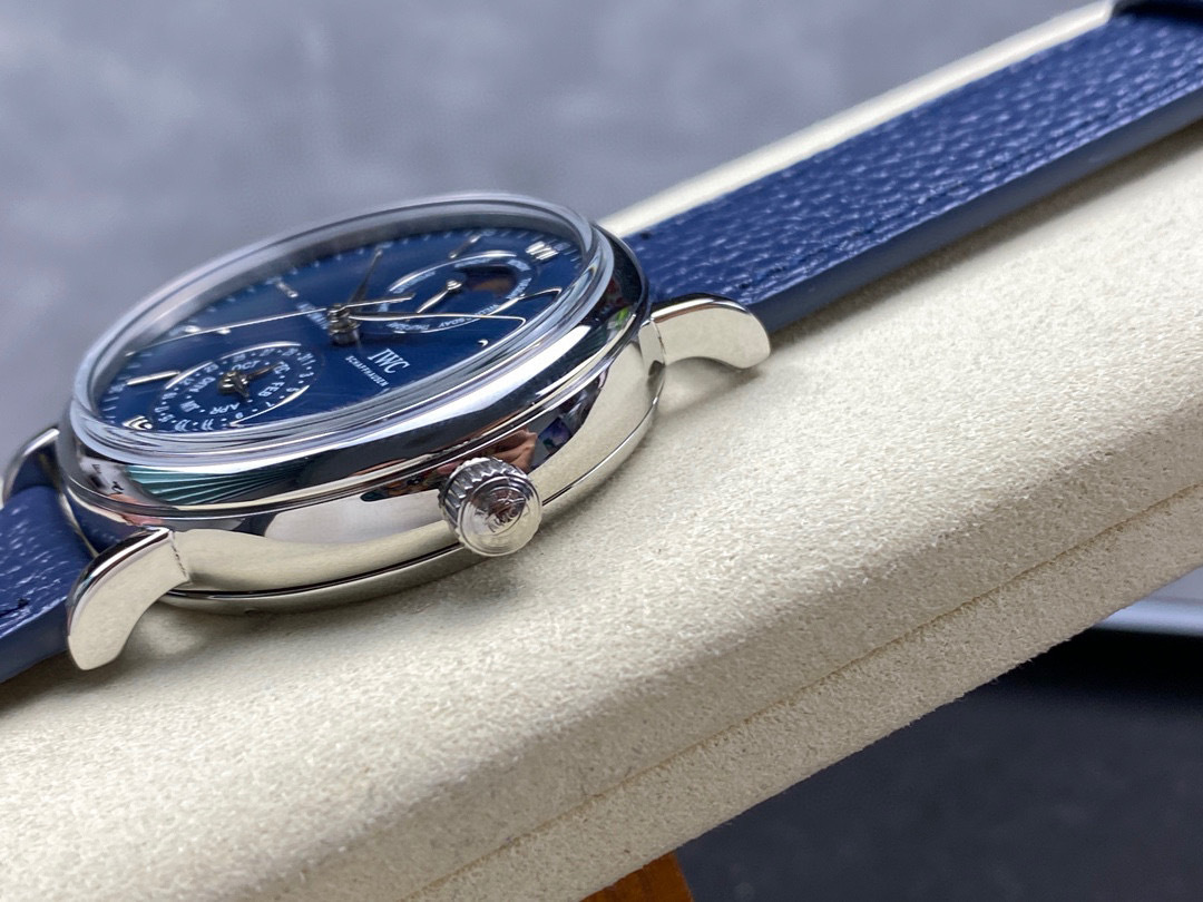 IWC Focus on big factory goods