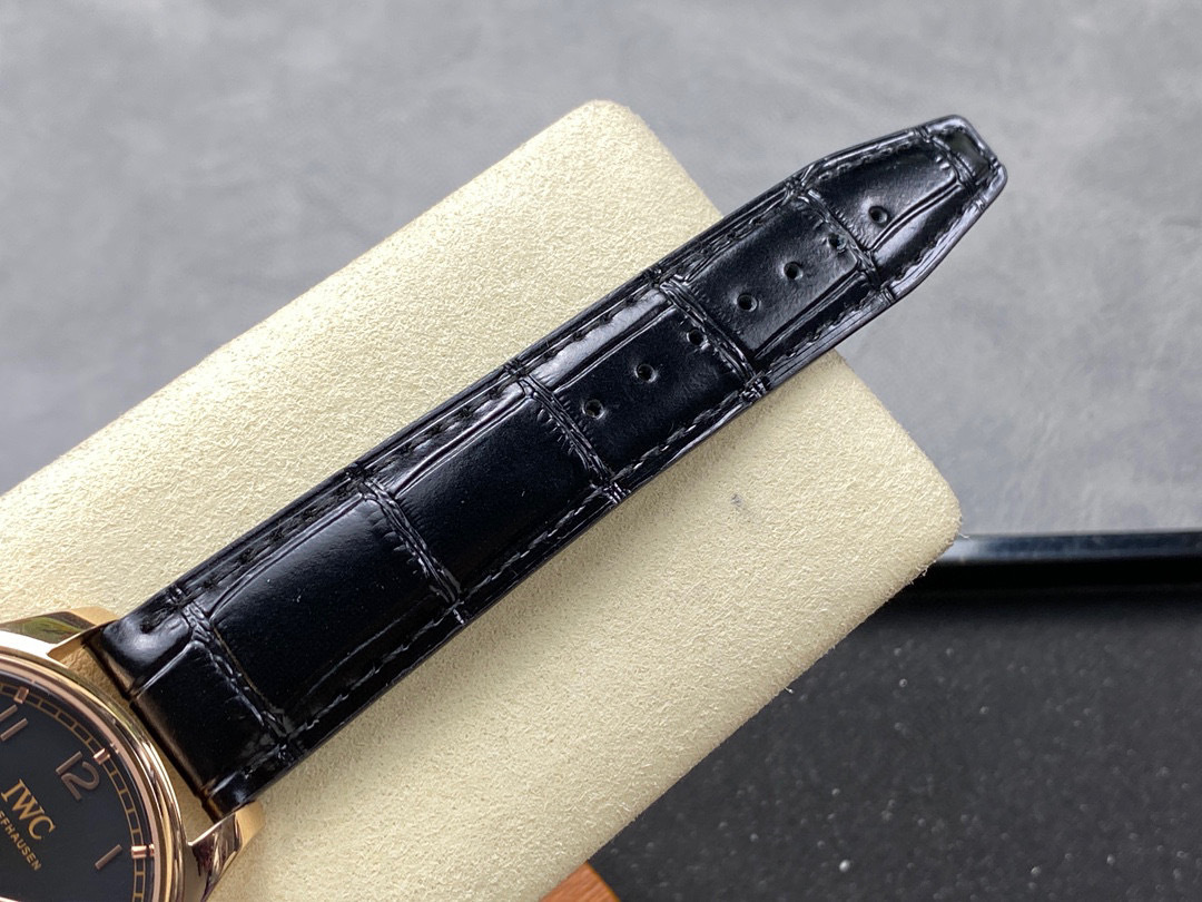 IWC Focus on big factory goods