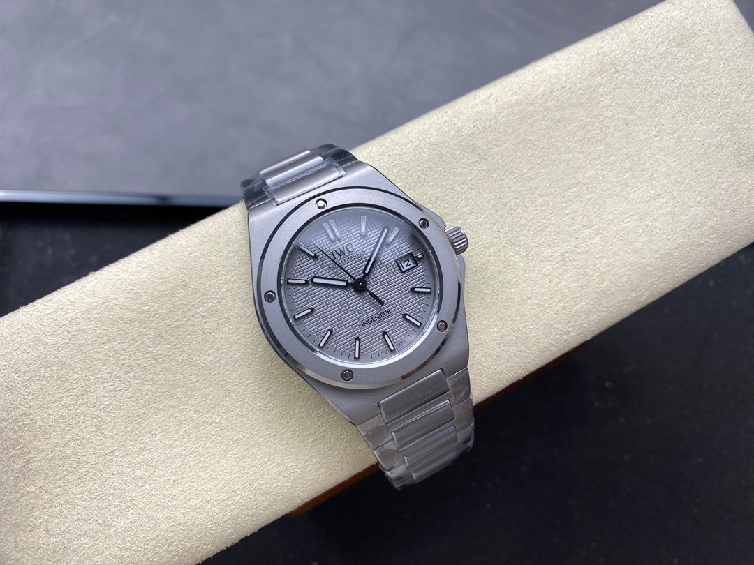 IWC Focus on big factory goods