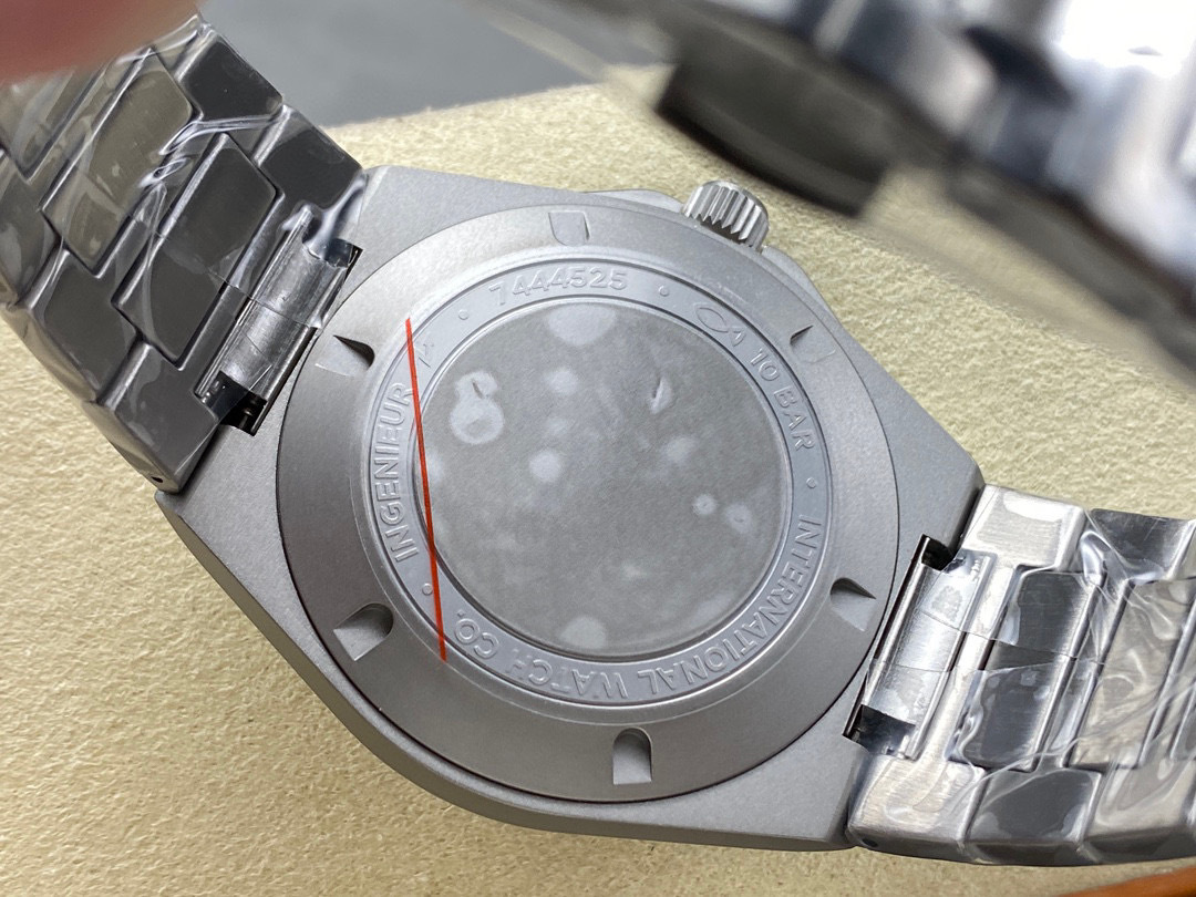 IWC Focus on big factory goods