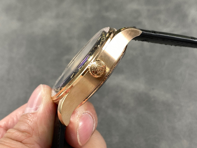 IWC Focus on big factory goods
