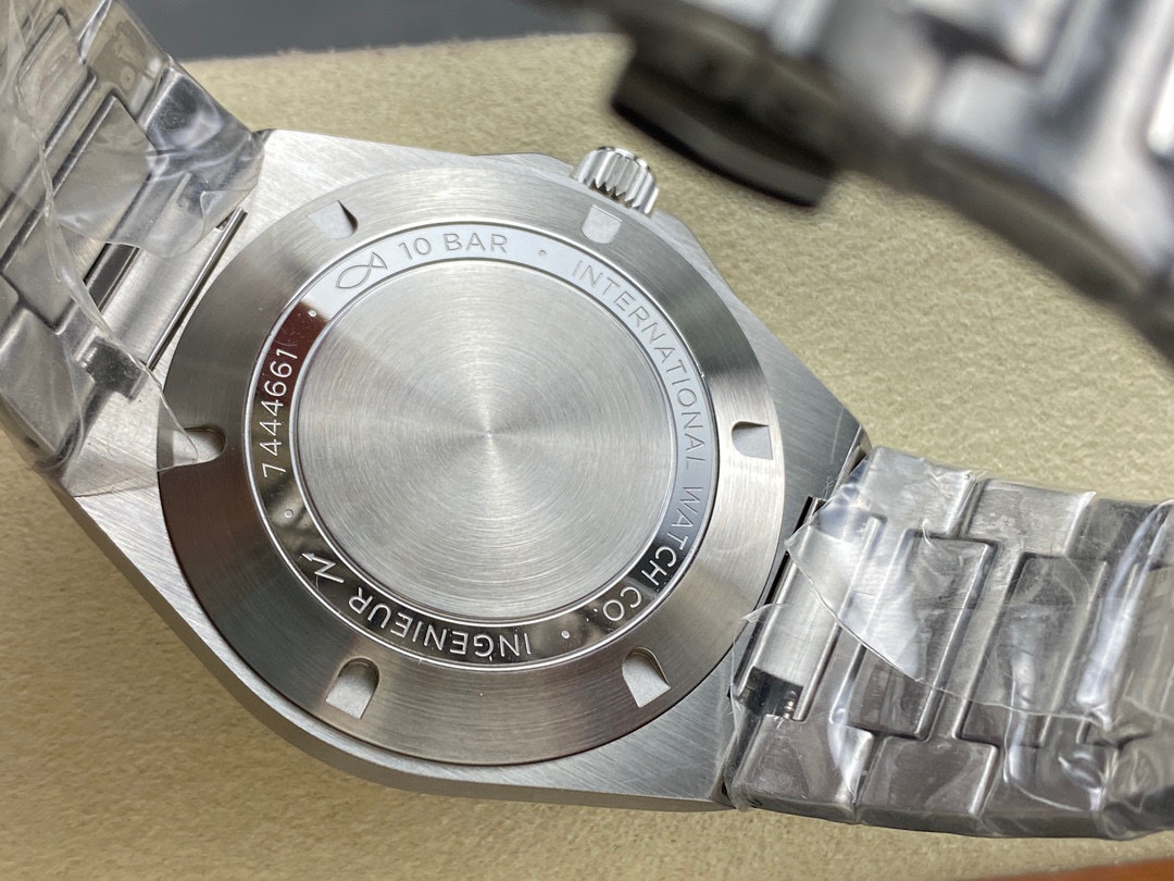 IWC Focus on big factory goods