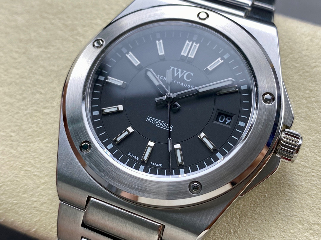 IWC Focus on big factory goods
