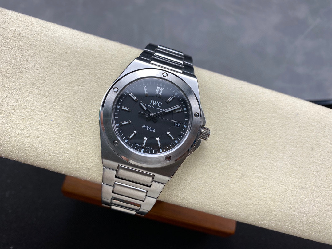 IWC Focus on big factory goods
