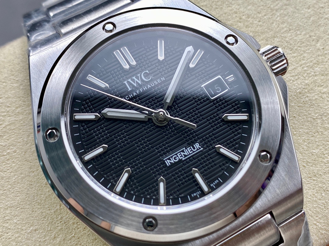 IWC Focus on big factory goods