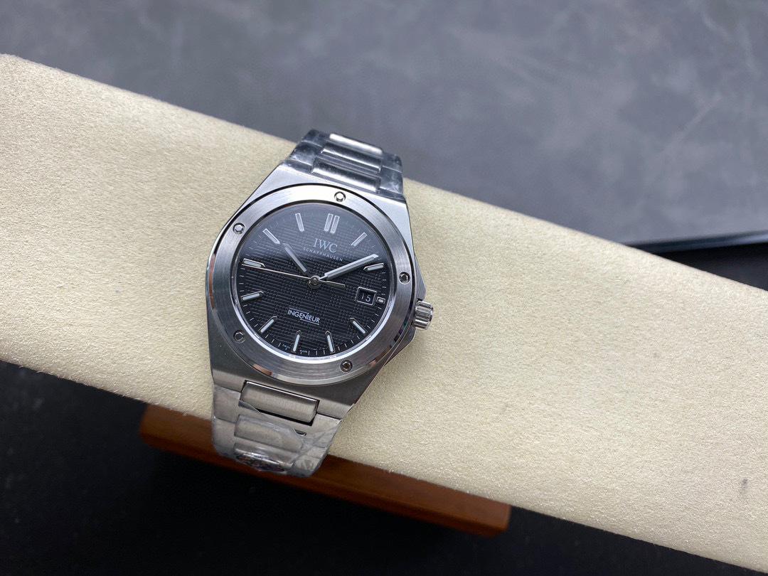 IWC Focus on big factory goods