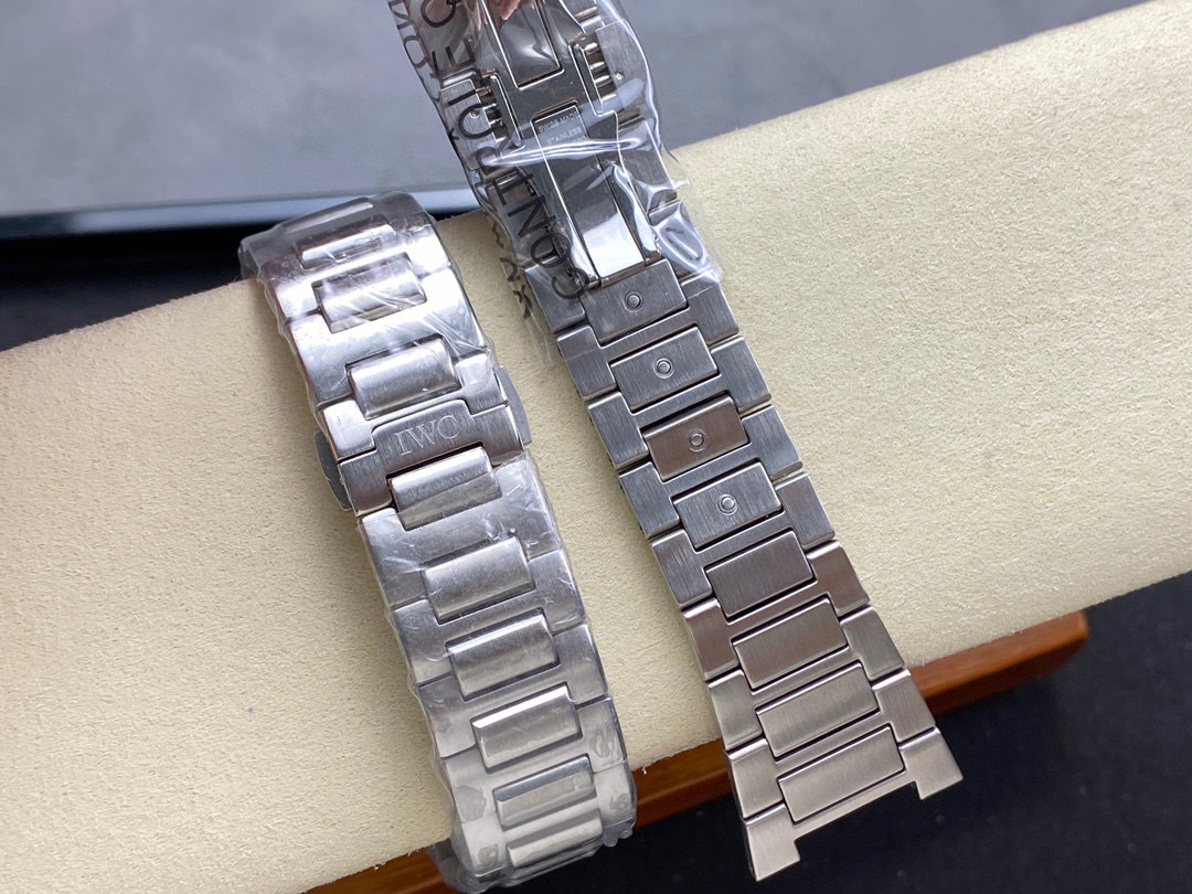 IWC Focus on big factory goods