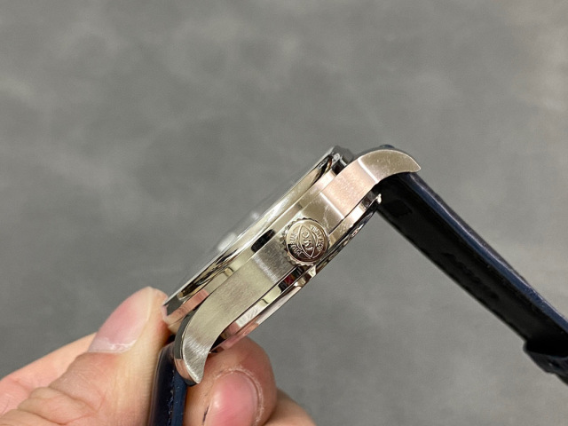 IWC Focus on big factory goods