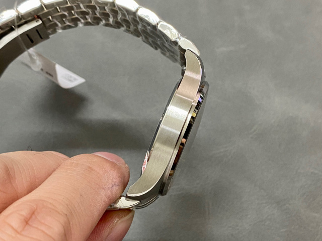 IWC Focus on big factory goods