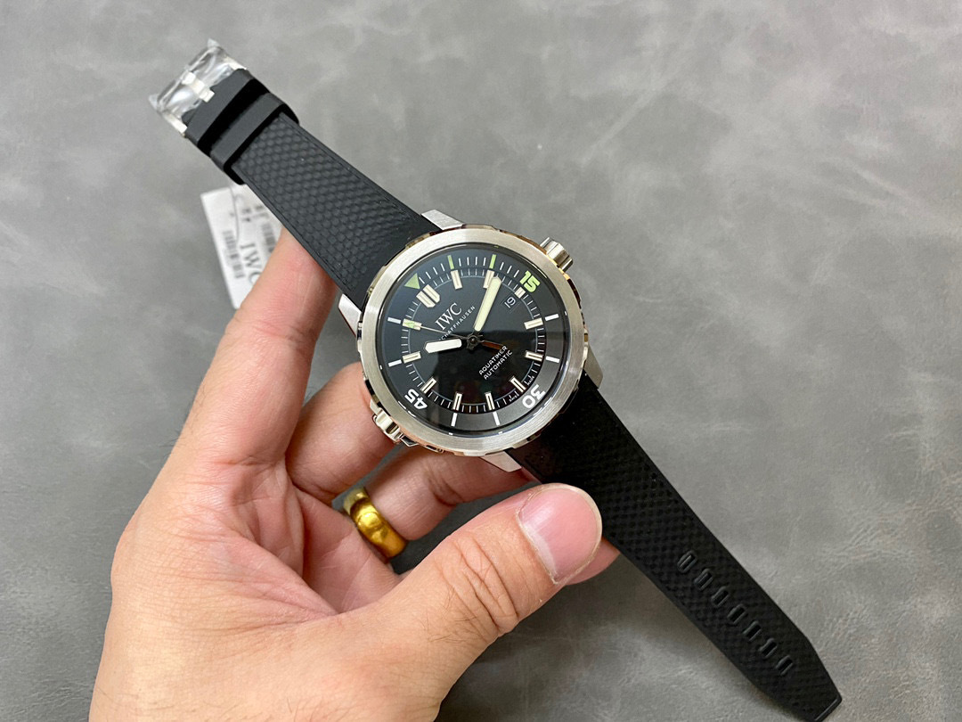 IWC Focus on big factory goods