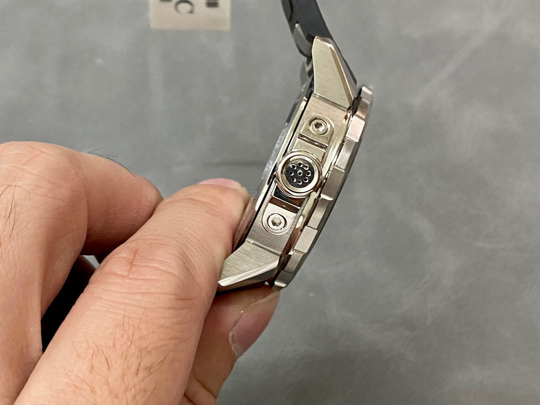 IWC Focus on big factory goods