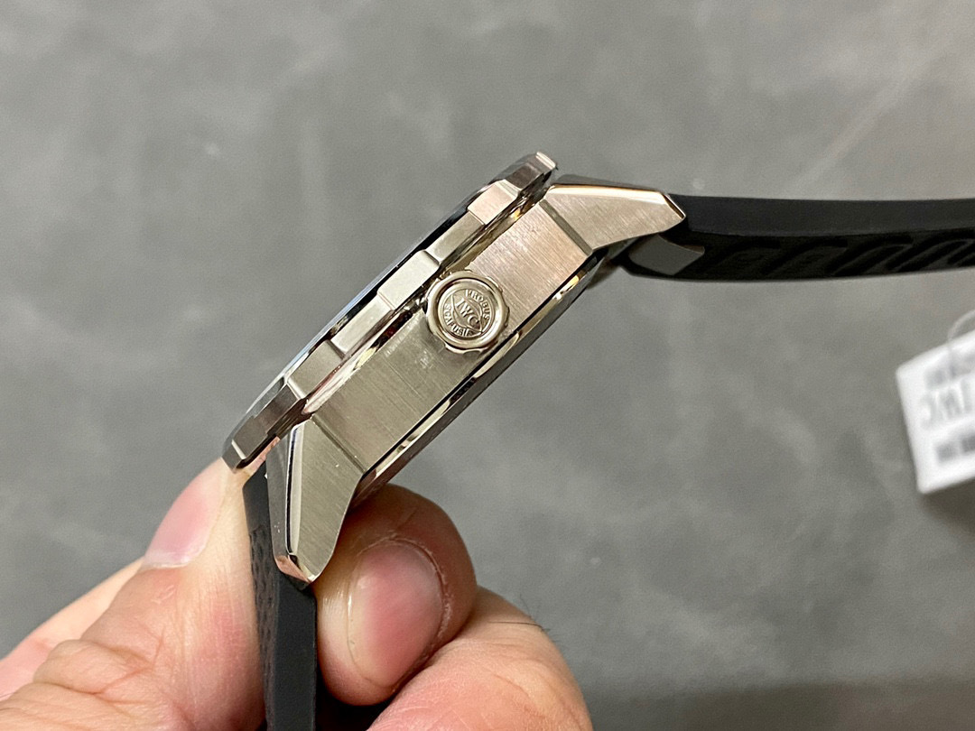 IWC Focus on big factory goods