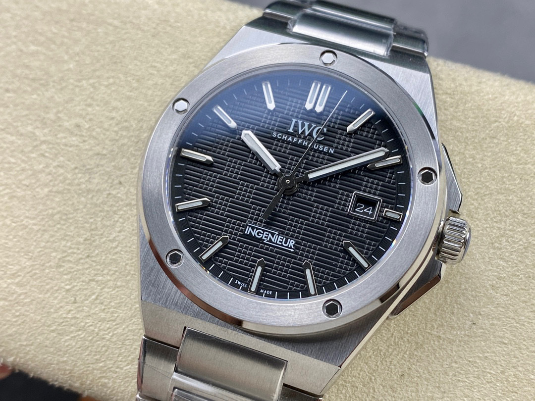 IWC Focus on big factory goods