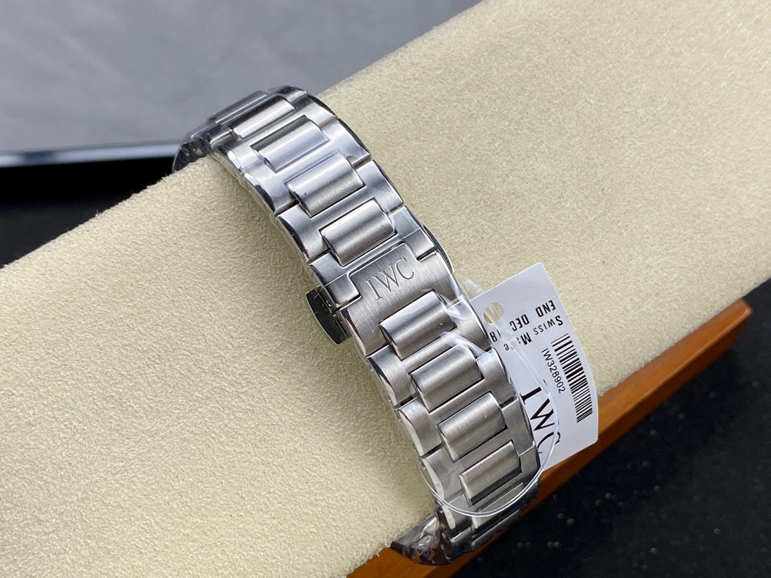 IWC Focus on big factory goods