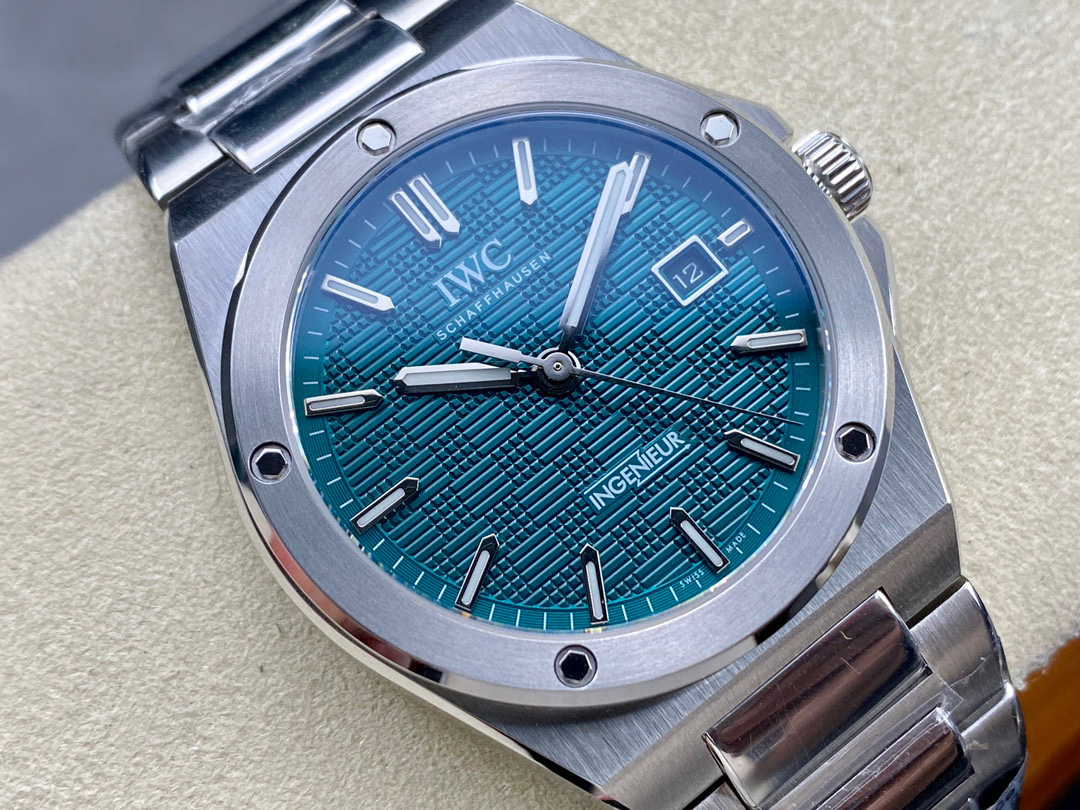 IWC Fokus pada barangan kilang besar