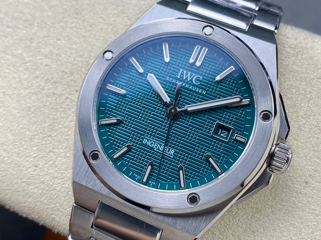 IWC Fokus pada barangan kilang besar