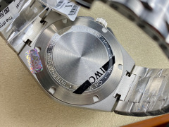 IWC Fokus pada barangan kilang besar