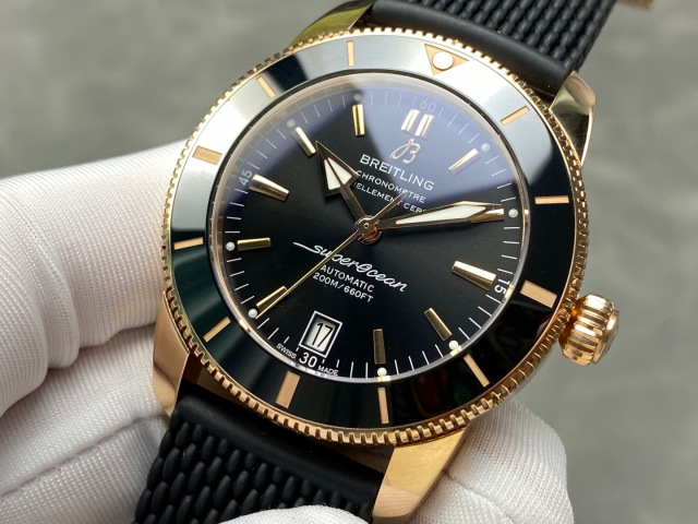 Breitling Focus on big factory goods
