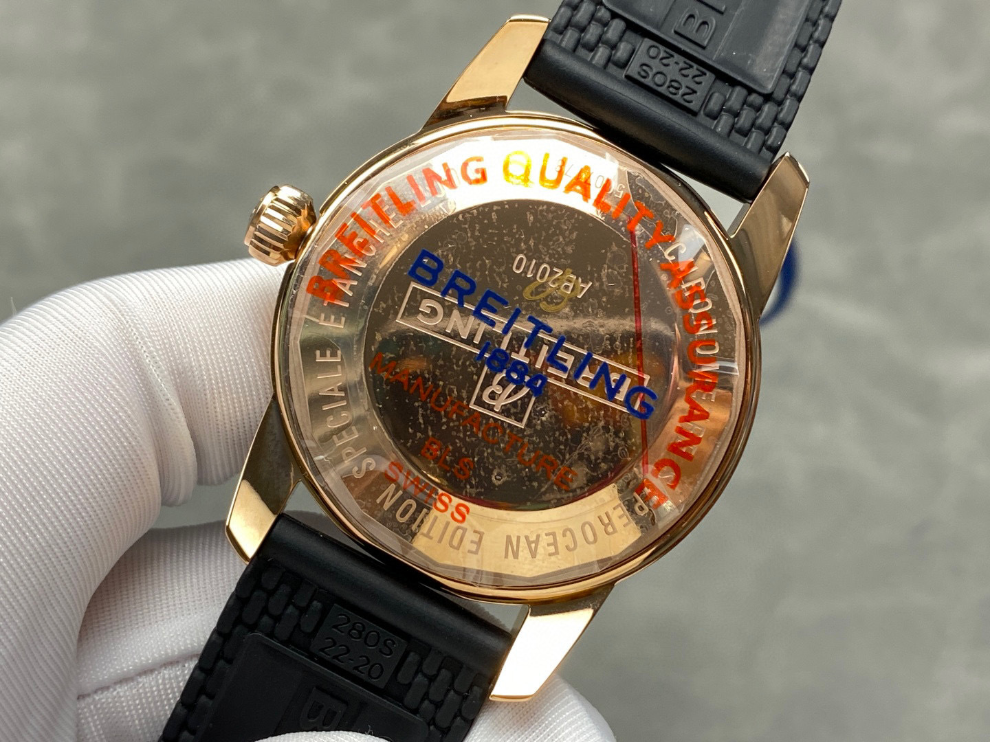 Breitling Focus on big factory goods