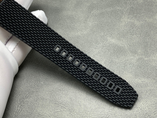 Breitling Focus on big factory goods