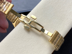 Breitling Focus on big factory goods