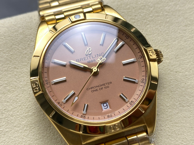 Breitling Focus on big factory goods