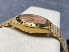 Breitling Focus on big factory goods