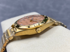 Breitling Focus on big factory goods