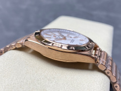 Breitling Focus on big factory goods