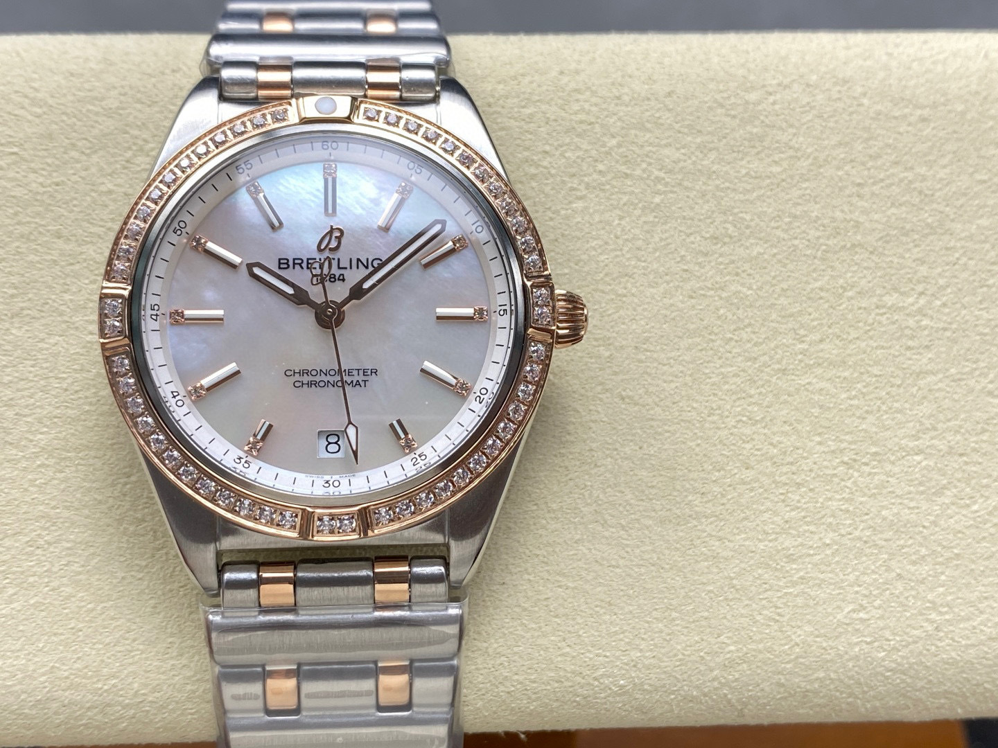 Breitling Focus on big factory goods