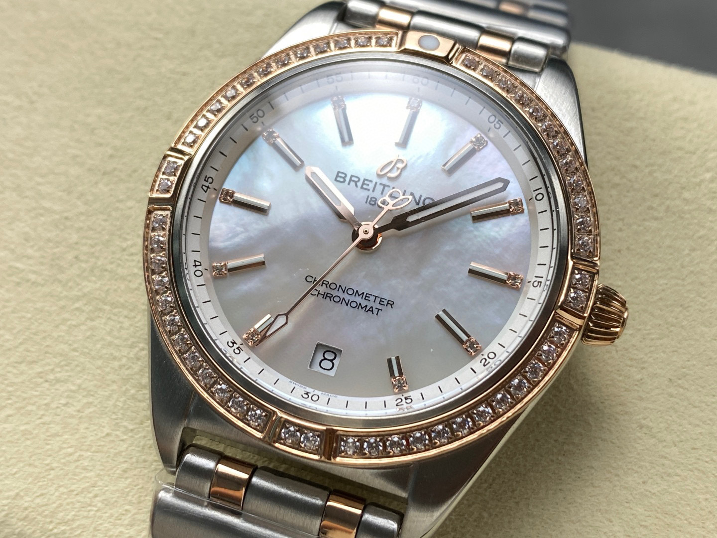 Breitling Focus on big factory goods