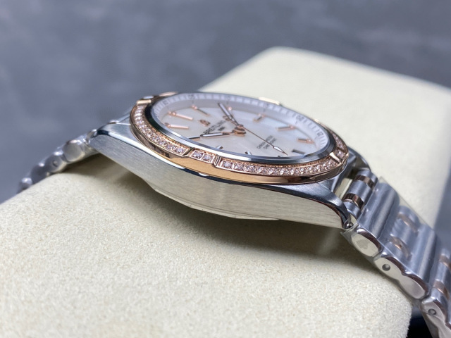 Breitling Focus on big factory goods